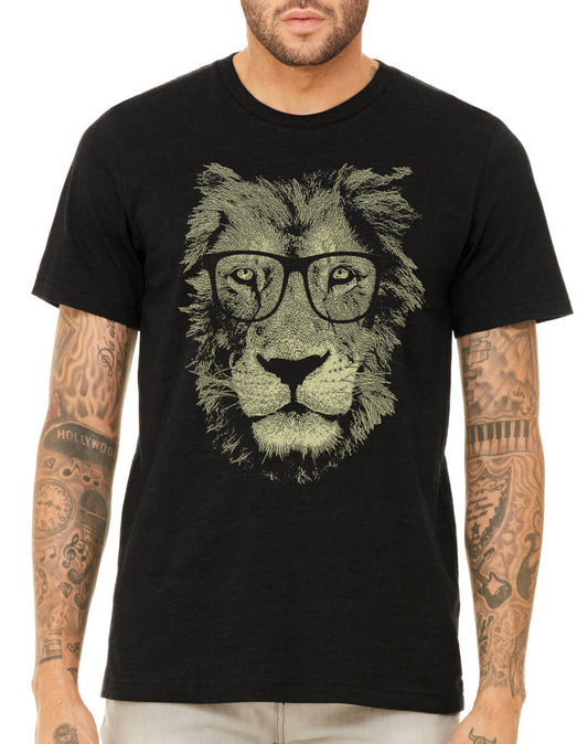 Camiseta negra para hombre con león y gafas